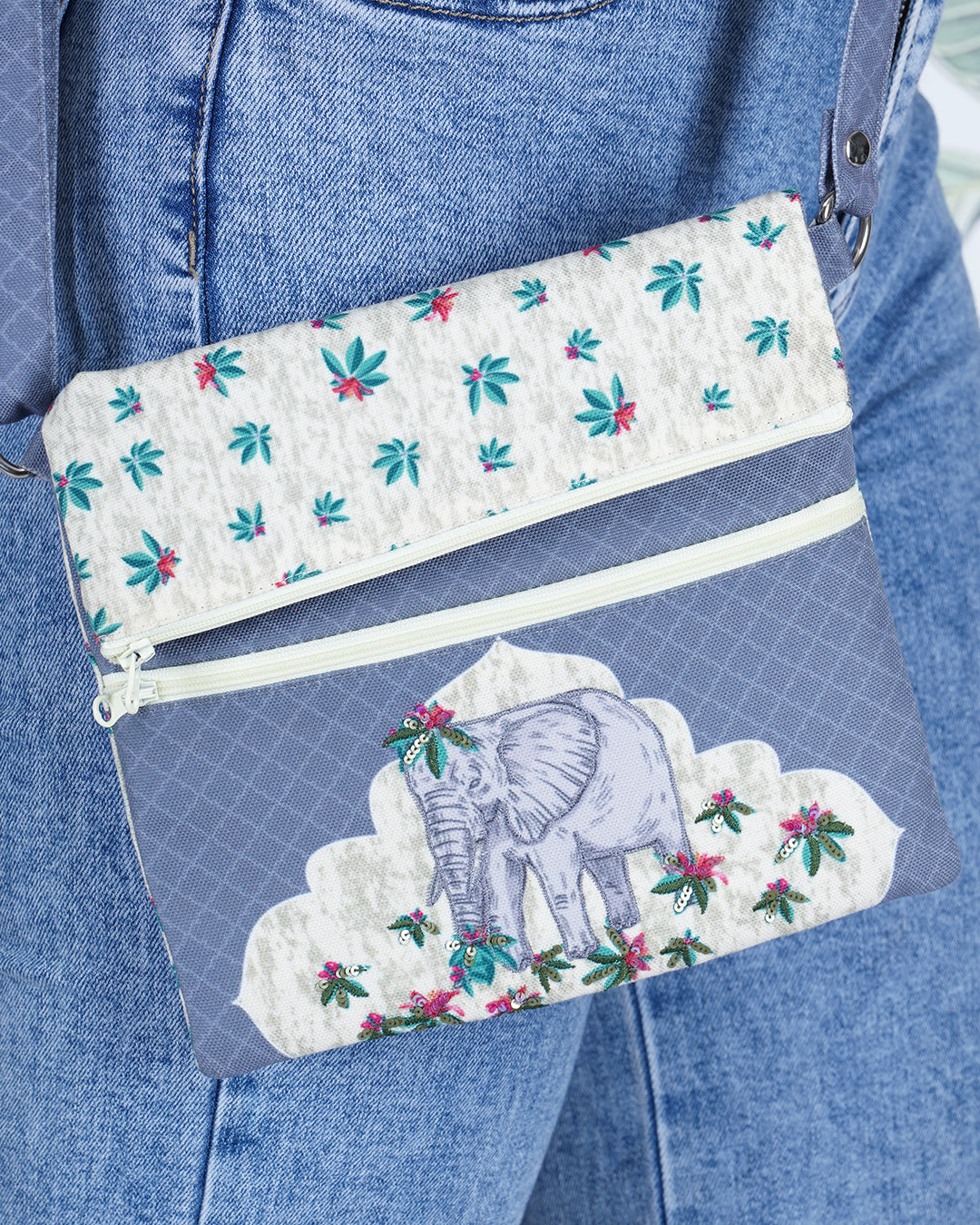 Savana Grassland Folded Sling Bag